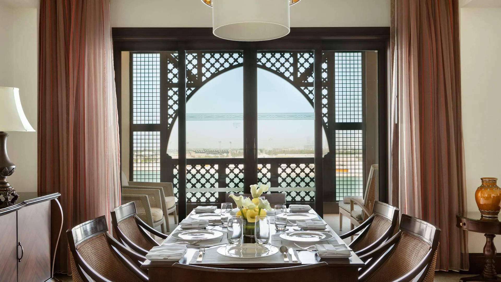 Shangri-La Qaryat Al Beri, Abu Dhabi 5*,  Emirados Árabes Unidos