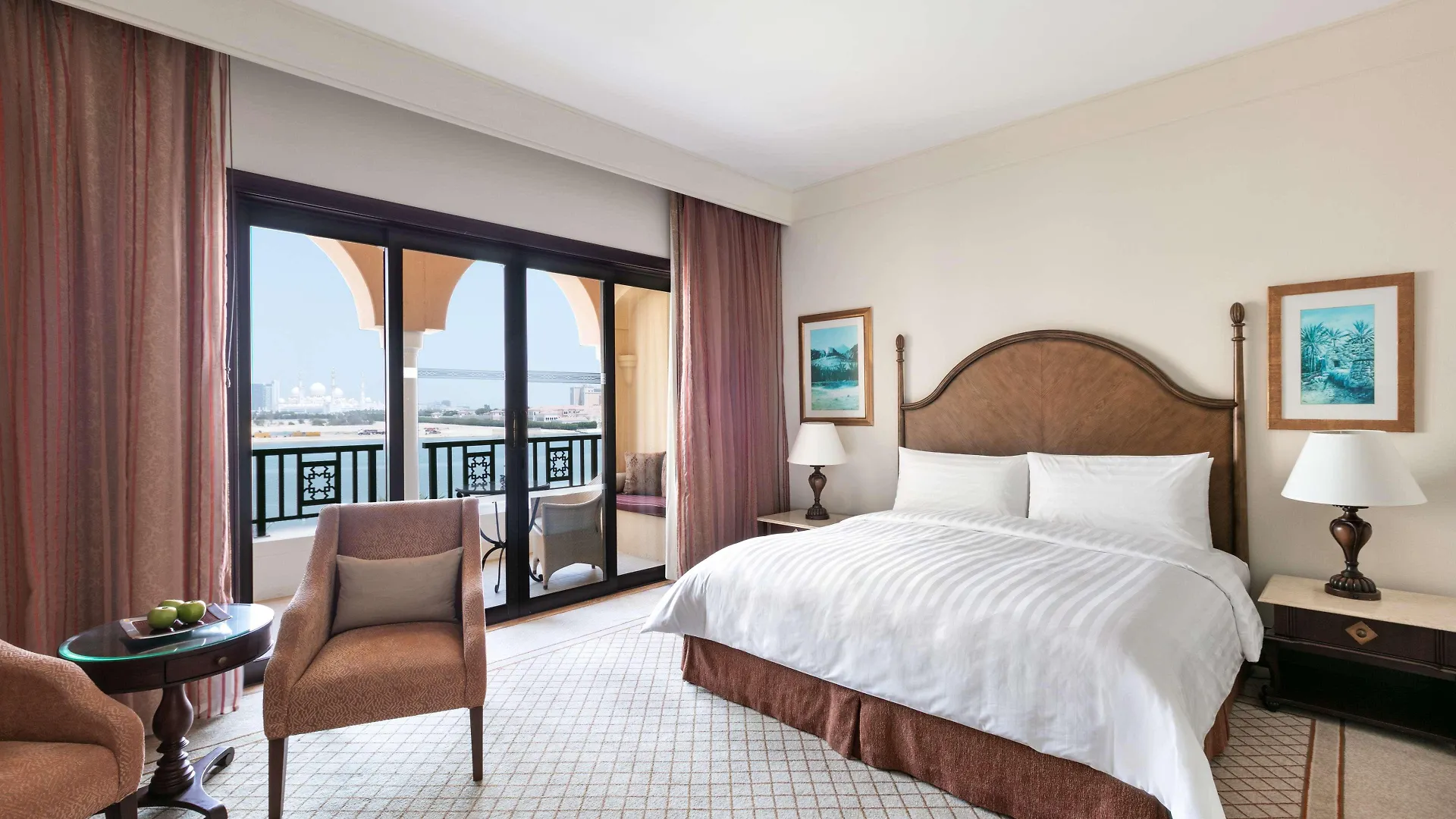 Shangri-La Qaryat Al Beri, Abu Dhabi Hotel