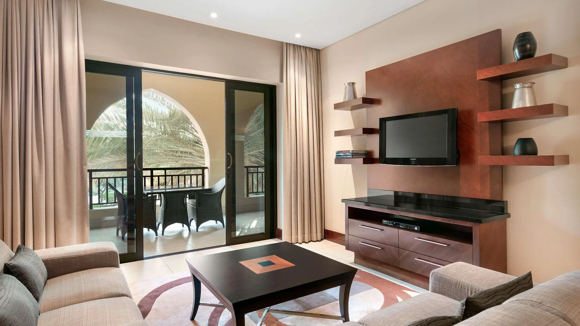 Shangri-La Qaryat Al Beri, Abu Dhabi 5*,