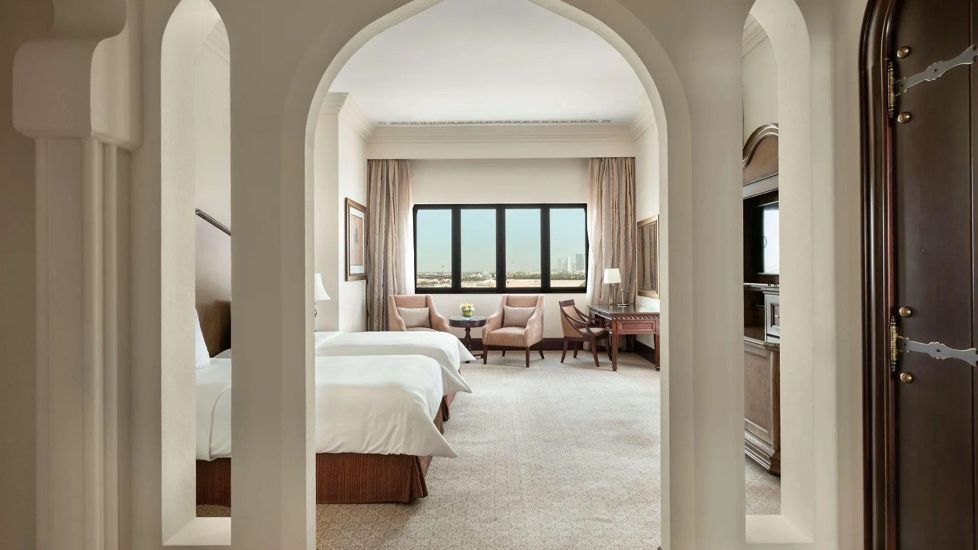 Shangri-La Qaryat Al Beri, Abu Dhabi Hotel