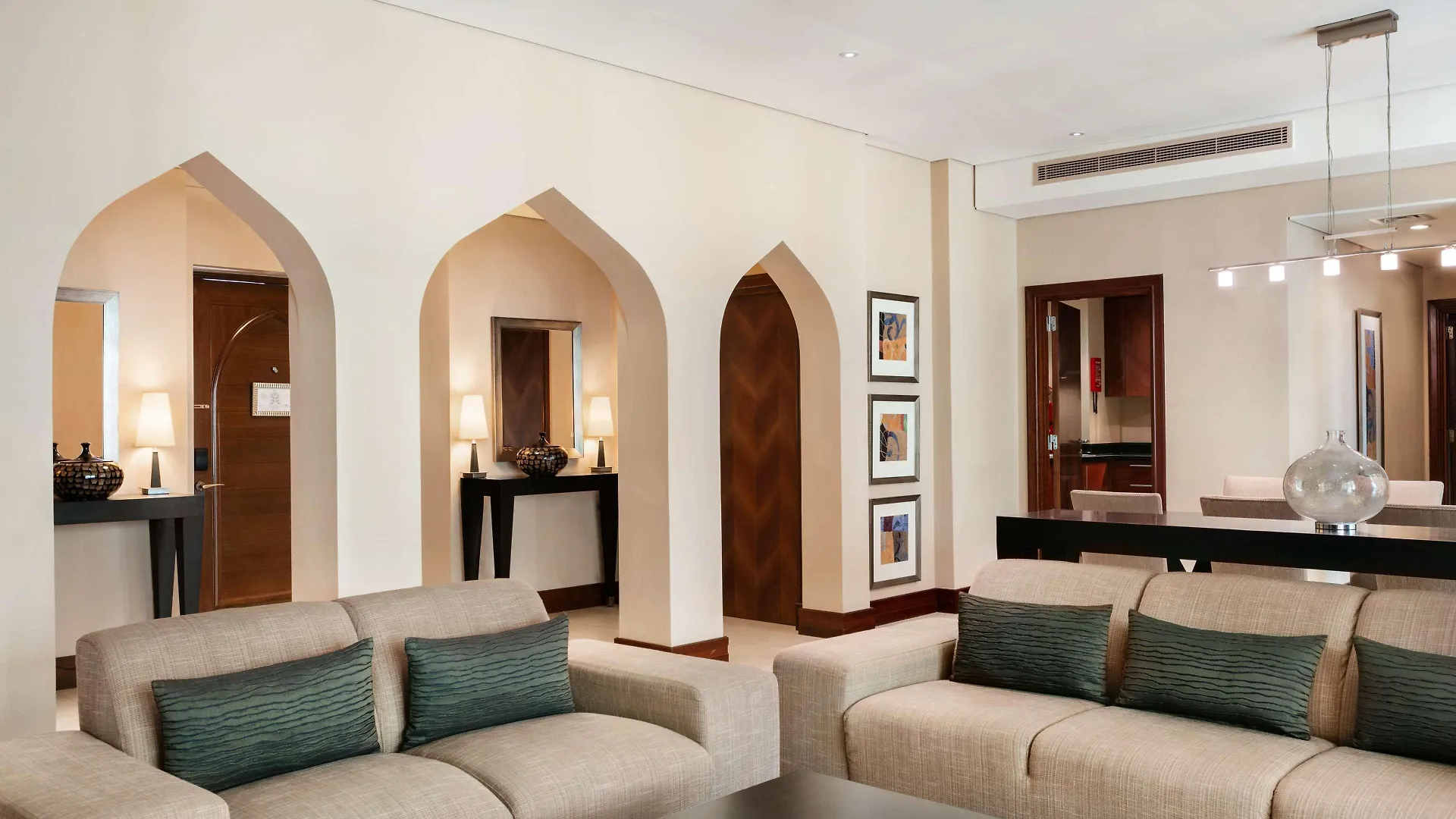 Shangri-La Qaryat Al Beri, Abu Dhabi 5*,
